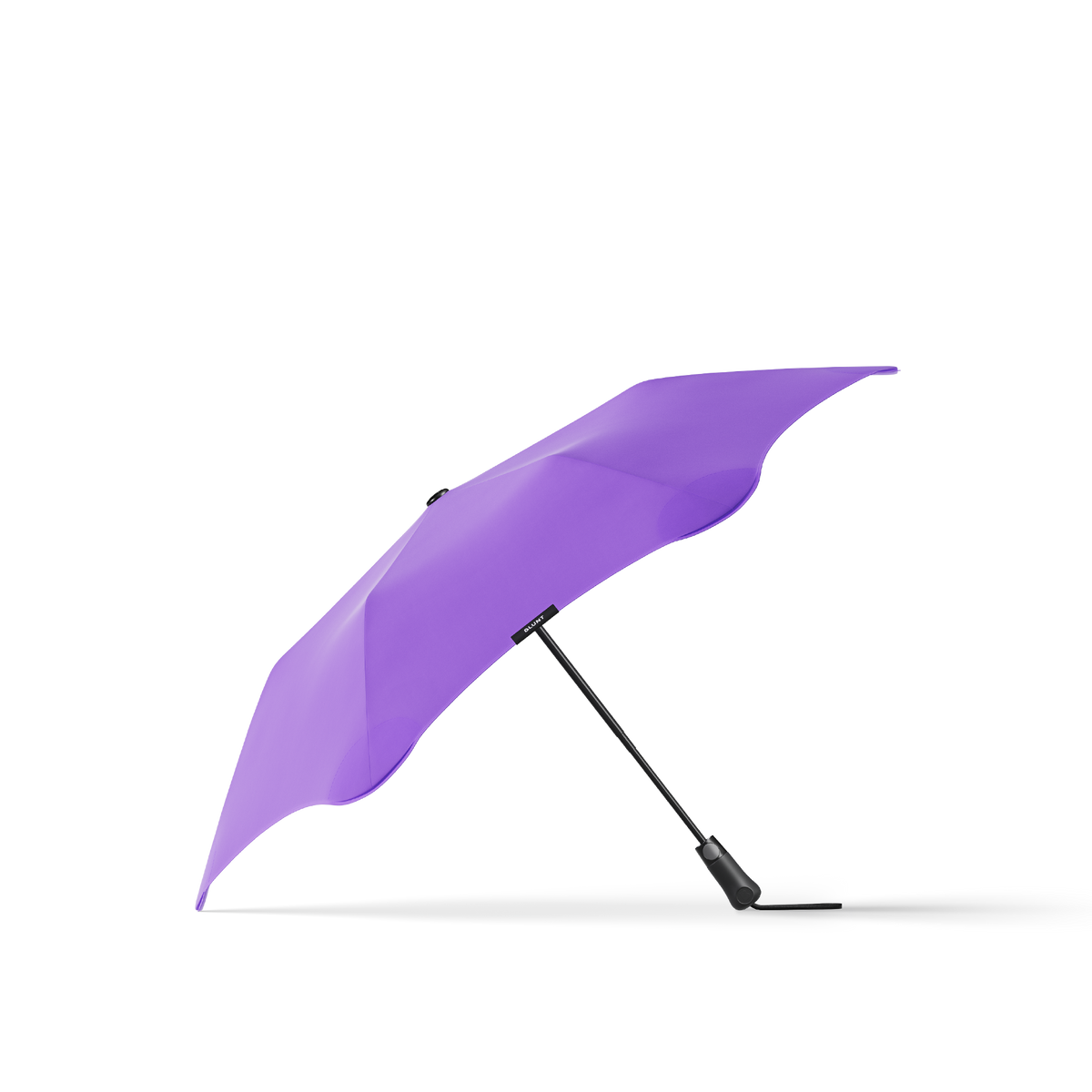 A BLUNT Metro compact violet purple umbrella side view.